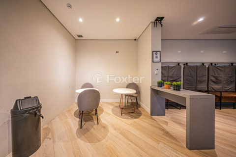 Image 20 - 1033711