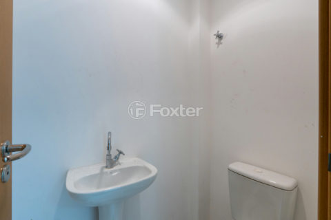 Image 8 - 1033720