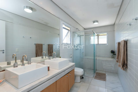 Image 39 - 1033733