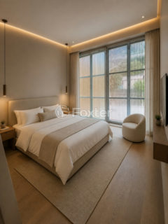 Image 42 - 1033739