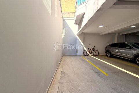 Image 30 - 1033742