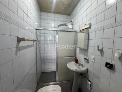 Image 32 - 1033744