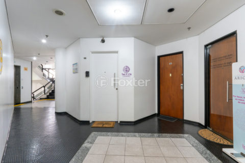 Image 21 - 1033748