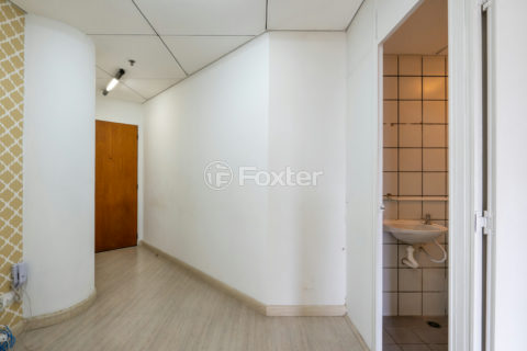 Image 18 - 1033748