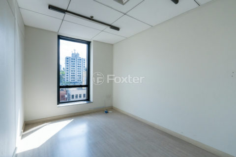 Image 3 - 1033748