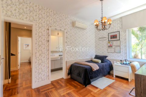 Image 23 - 1033755