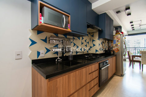 Image 14 - 1033768