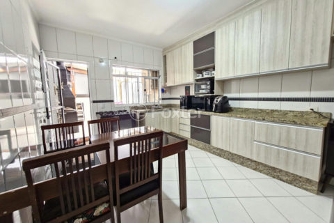 Image 11 - 1033770