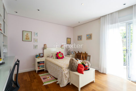 Image 33 - 1033776