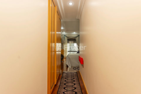 Image 37 - 1033780