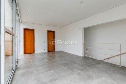 Image 25 - 1033783