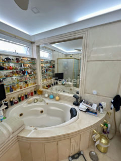 Image 52 - 1033792