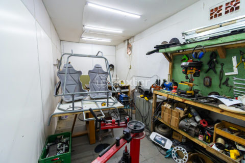 Image 35 - 1033798