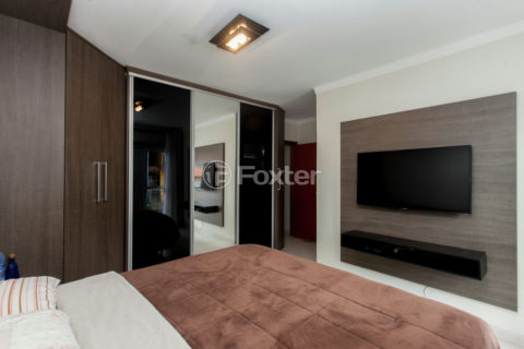 Image 34 - 1033813
