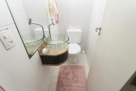 Image 19 - 1033822