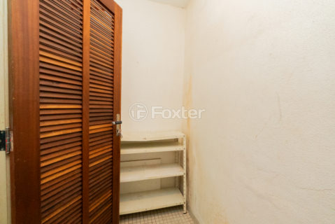 Image 40 - 1033834