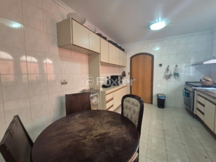 Image 37 - 1033841