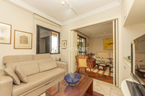 Image 20 - 1033847
