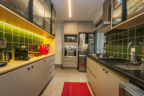 Image 37 - 1033849