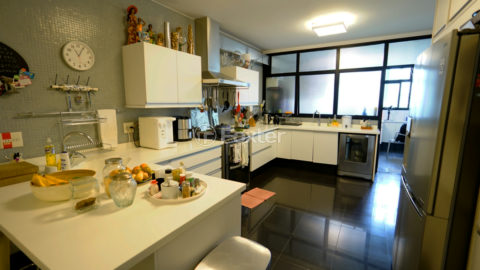 Image 10 - 1033852
