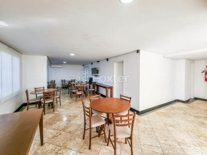 Image 37 - 1033857