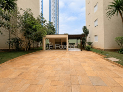 Image 45 - 1033858