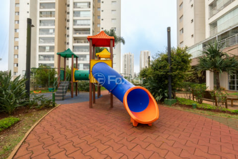 Image 44 - 1033873