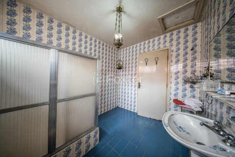Image 35 - 1033882