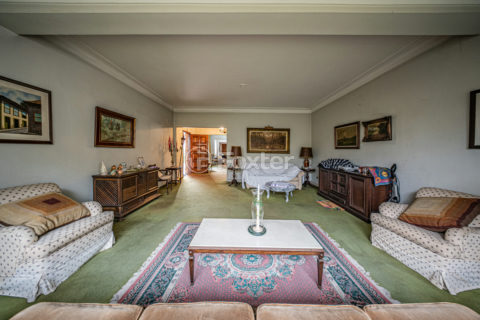 Image 4 - 1033882