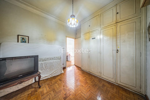 Image 40 - 1033882