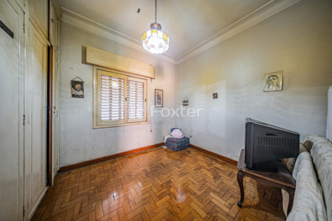 Image 37 - 1033882