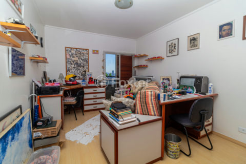 Image 34 - 1033883