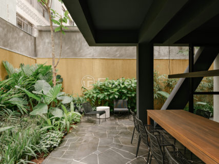 Image 32 - 1033884