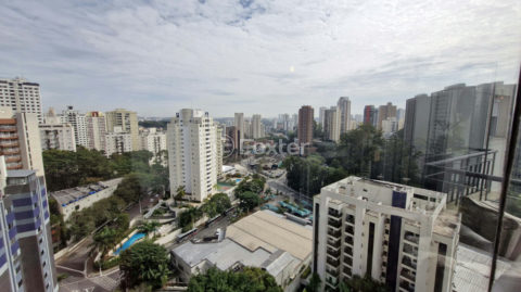 Image 10 - 1033887