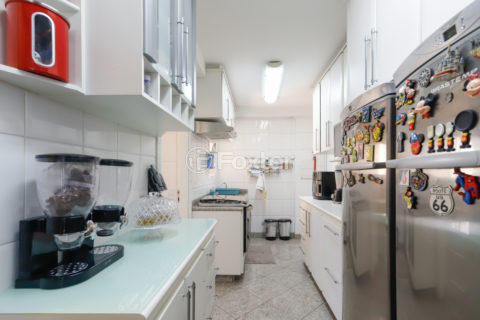 Image 43 - 1033894