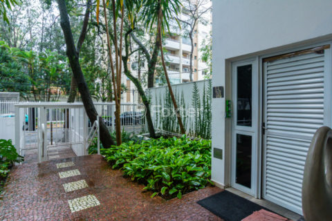 Image 32 - 1033895