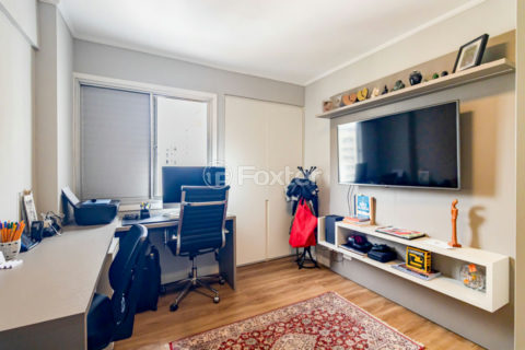 Image 4 - 1033901