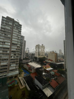 Image 4 - 1033909