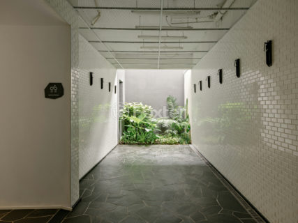 Image 33 - 1033910