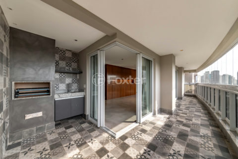 Image 21 - 1033911