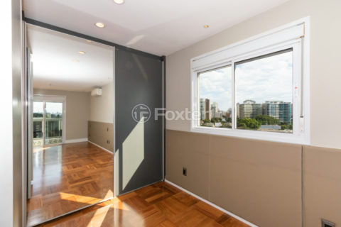 Image 32 - 1033911