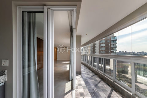 Image 22 - 1033911