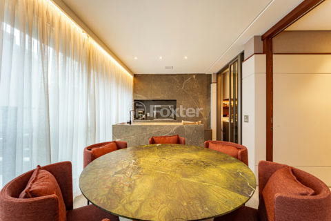 Image 21 - 1033914