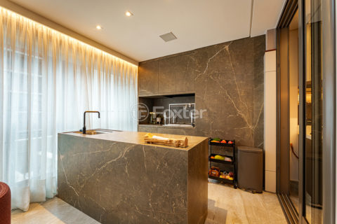 Image 23 - 1033914