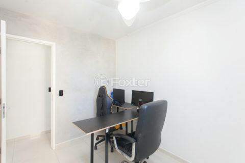 Image 23 - 1033915
