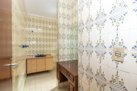 Image 19 - 1033916