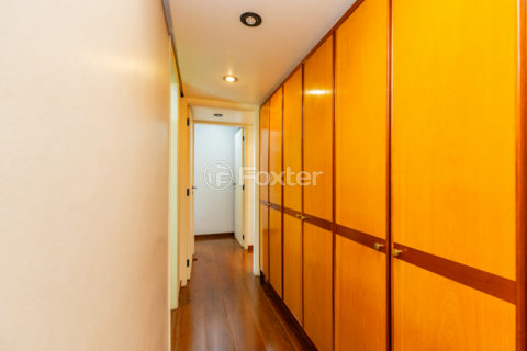 Image 32 - 1033917