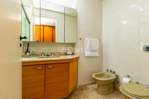 Image 33 - 1033917
