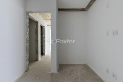 Image 24 - 1033928
