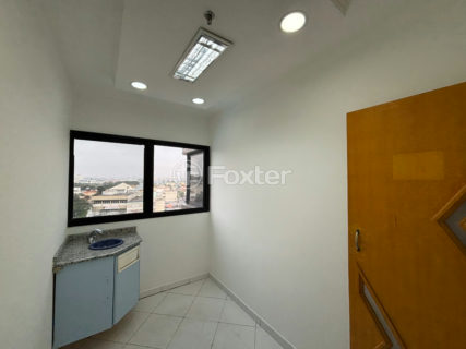 Image 32 - 1033939